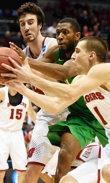 Wisconsin roars back in second half, fights off Oregon